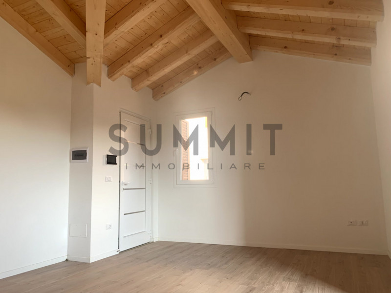 Immagine 5 di Appartamento in vendita  in schio a Schio