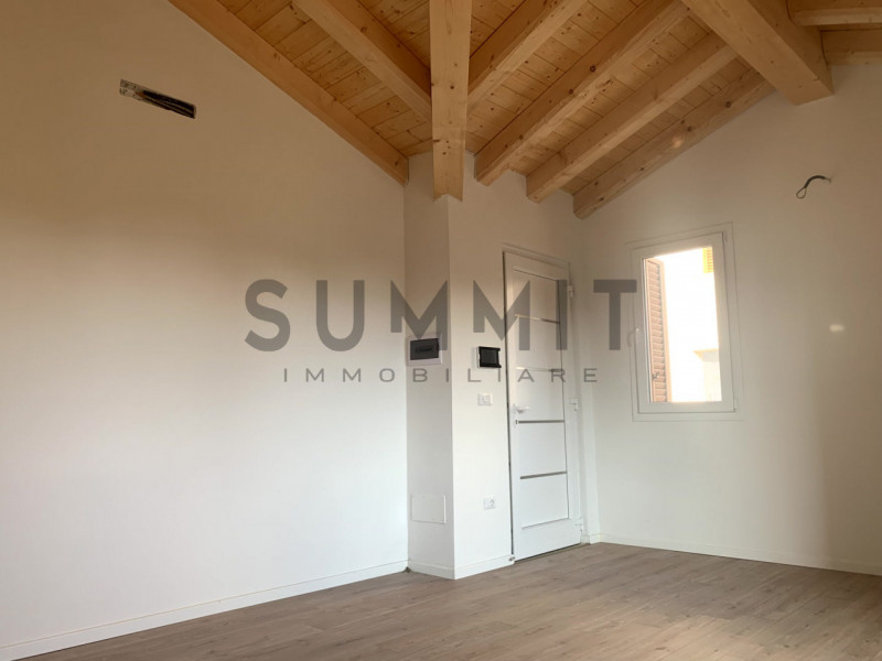 Immagine 6 di Appartamento in vendita  in schio a Schio