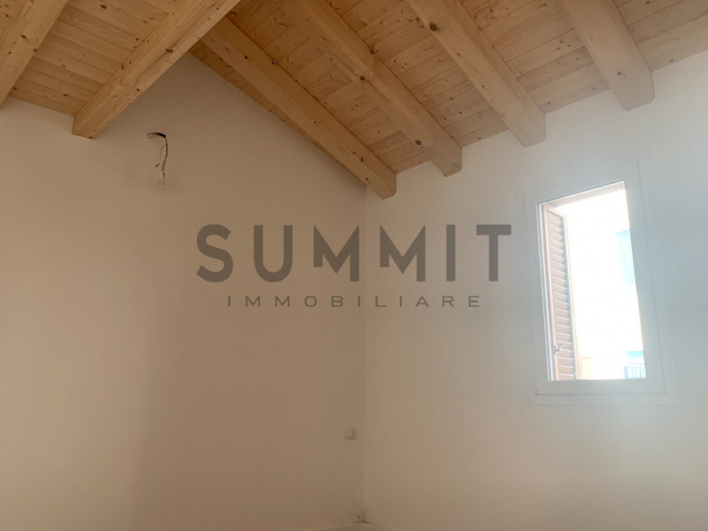 Immagine 10 di Appartamento in vendita  in schio a Schio