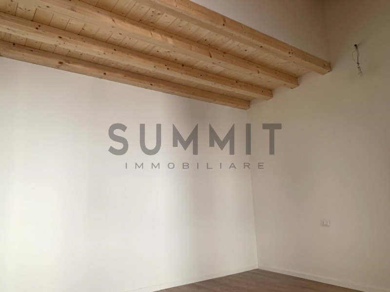 Immagine 13 di Appartamento in vendita  in schio a Schio