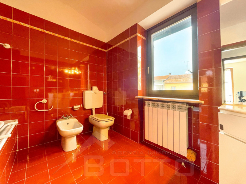 Immagine 10 di Casa indipendente in vendita  in Via Leonardo Da Vinci 14 a Suno