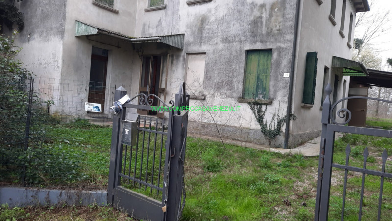 Immagine 1 di Rustico / casale in vendita  in bigone a Casier