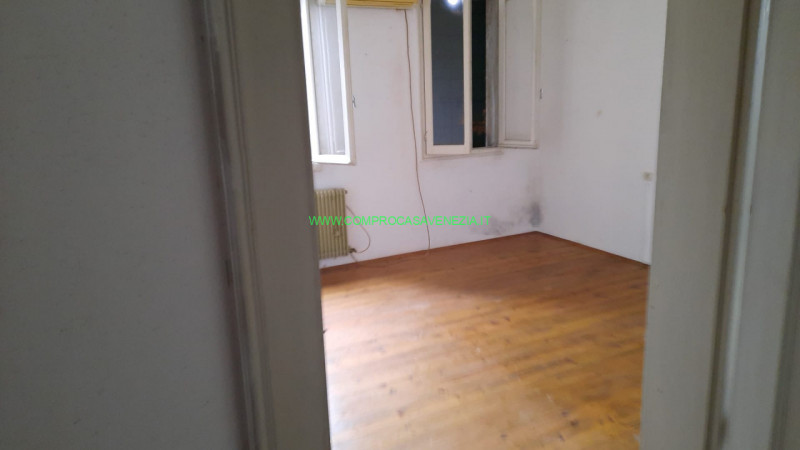 Immagine 3 di Rustico / casale in vendita  in bigone a Casier