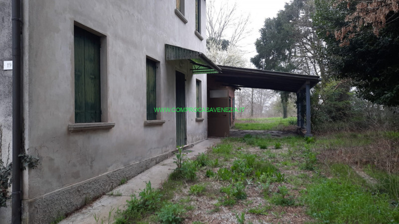 Immagine 14 di Rustico / casale in vendita  in bigone a Casier