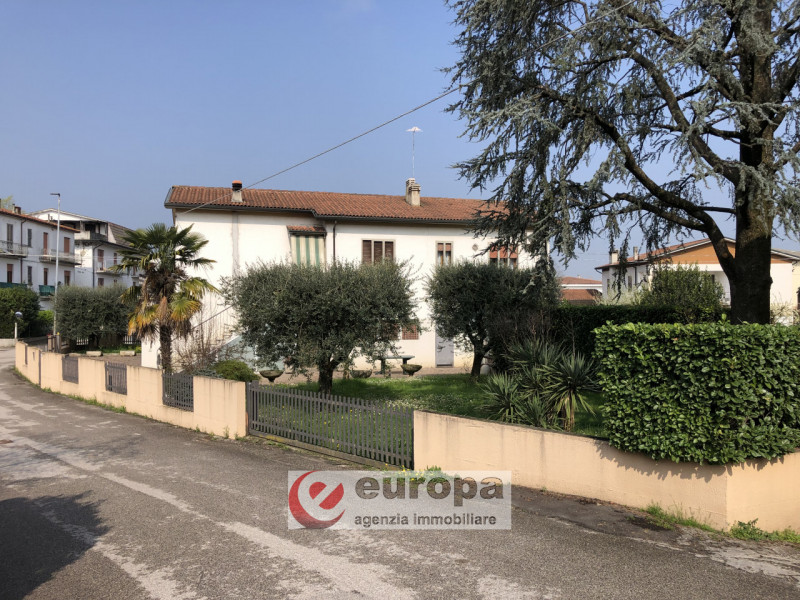 Immagine 8 di Casa indipendente in vendita  in Via Pigafetta 4 a Bolzano Vicentino