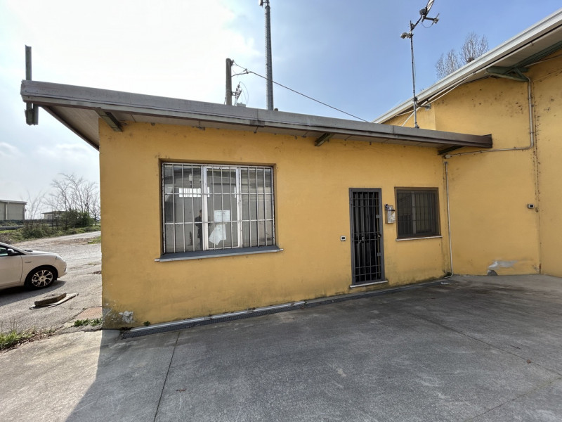 Immagine 7 di Laboratorio in vendita  in Località Tre Ponti 10 a San Paolo