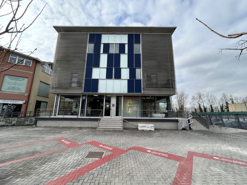 Immagine 11 di Ufficio in vendita  in Viale Sant'Eufemia 34 a Brescia
