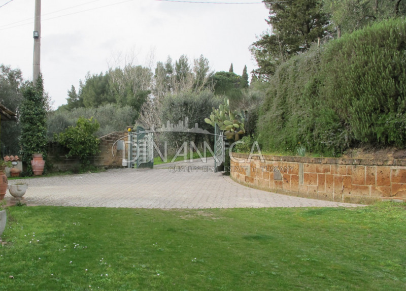 Immagine 52 di Rustico / casale in vendita  a Palaia