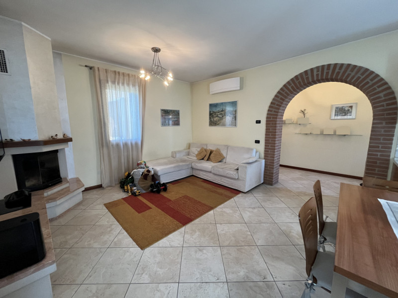 Immagine 1 di Casa indipendente in vendita  in via matteotti a Poiana Maggiore