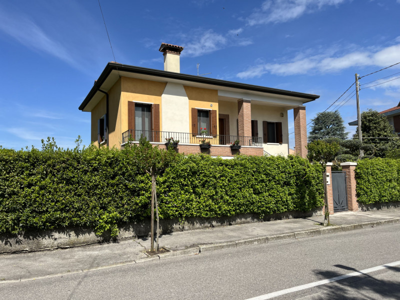 Immagine 4 di Casa indipendente in vendita  in via matteotti a Poiana Maggiore