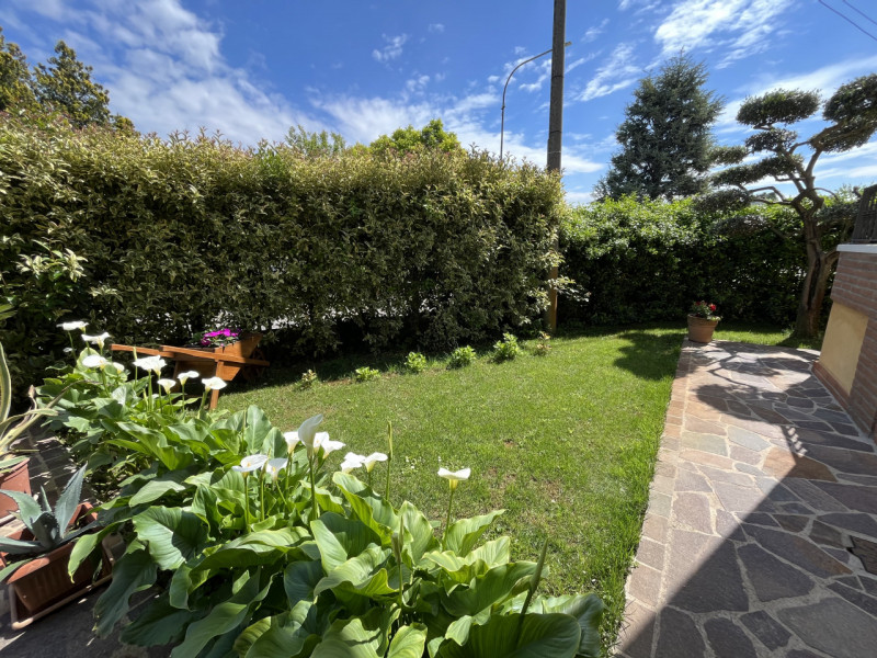 Immagine 10 di Casa indipendente in vendita  in via matteotti a Poiana Maggiore