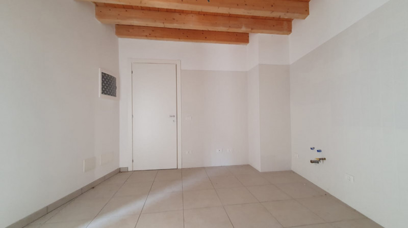 Immagine 9 di Casa bifamiliare in vendita  in VIA CANTONE a Reggiolo