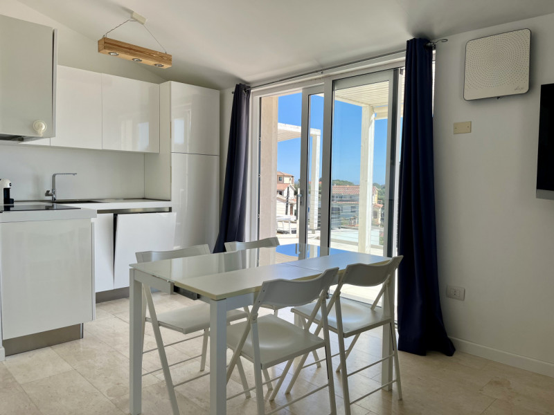 Immagine 5 di Appartamento in vendita  in via dei platani a Olbia