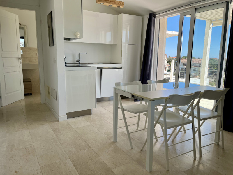 Immagine 8 di Appartamento in vendita  in via dei platani a Olbia