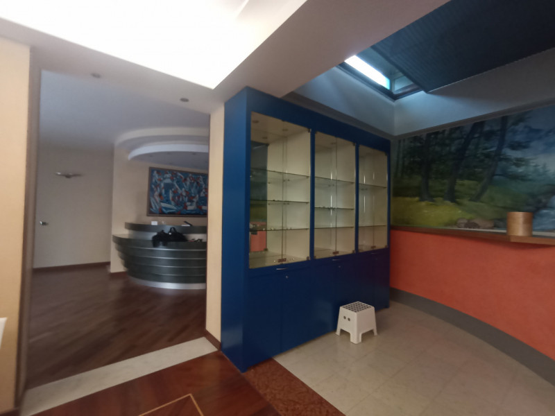 Immagine 2 di Ufficio in vendita  in via Giosuè Carducci a Montegrotto Terme