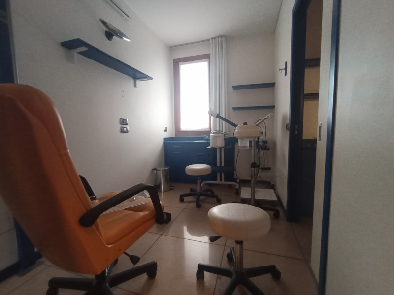 Immagine 10 di Ufficio in vendita  in via Giosuè Carducci a Montegrotto Terme