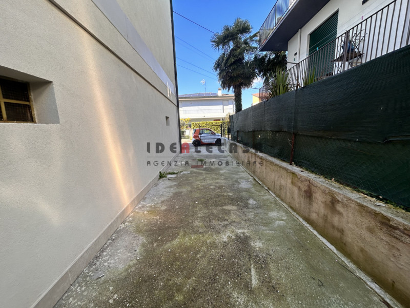 Immagine 25 di Appartamento in vendita  in Via carnaro a Selvazzano Dentro