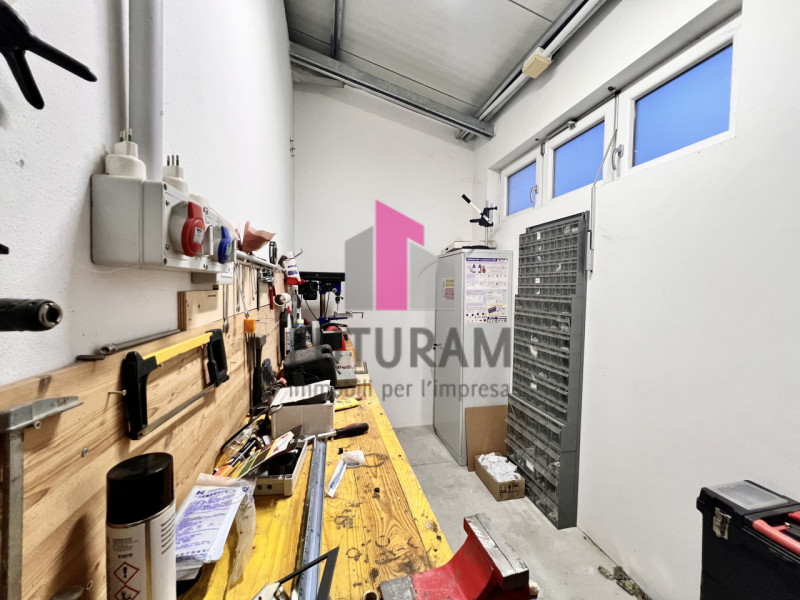 Immagine 13 di Capannone industriale in vendita  in Via Riale,1 a Grumolo Delle Abbadesse