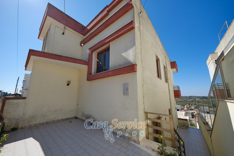 Immagine 2 di Villa in vendita  in Via Savona a Matino