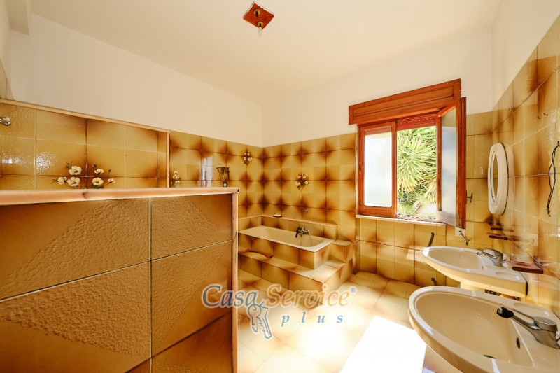 Immagine 27 di Villa in vendita  in Via Savona a Matino