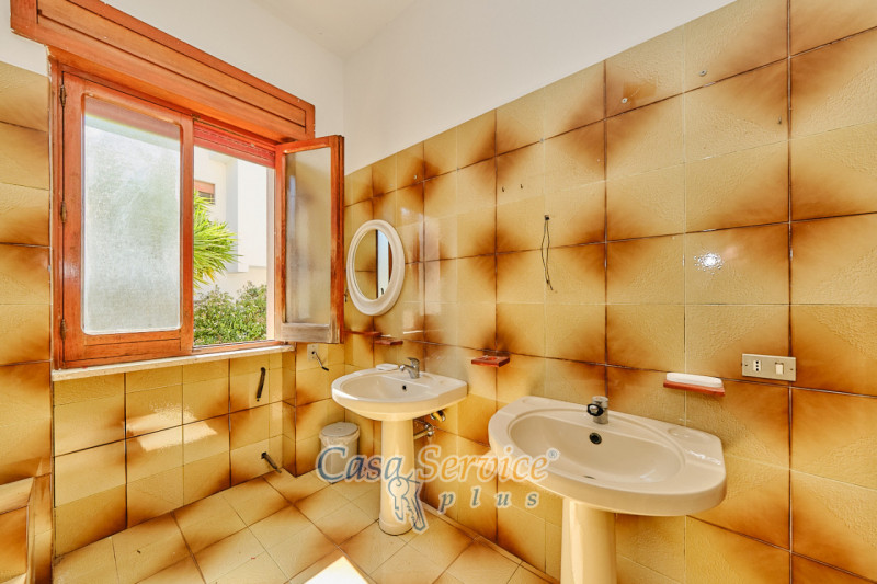 Immagine 42 di Villa in vendita  in Via Savona a Matino