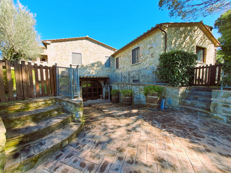Immagine 3 di Rustico / casale in vendita  a Tuoro Sul Trasimeno