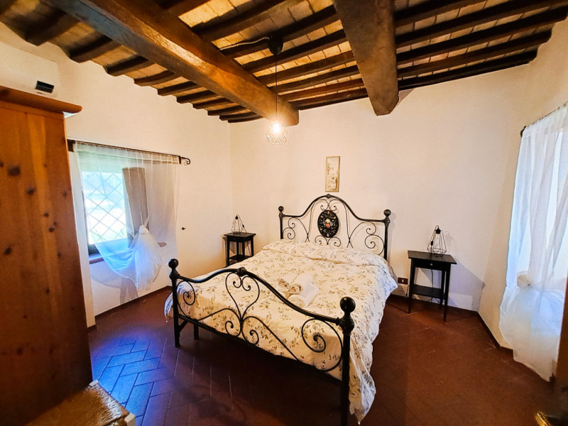 Immagine 9 di Rustico / casale in vendita  a Tuoro Sul Trasimeno