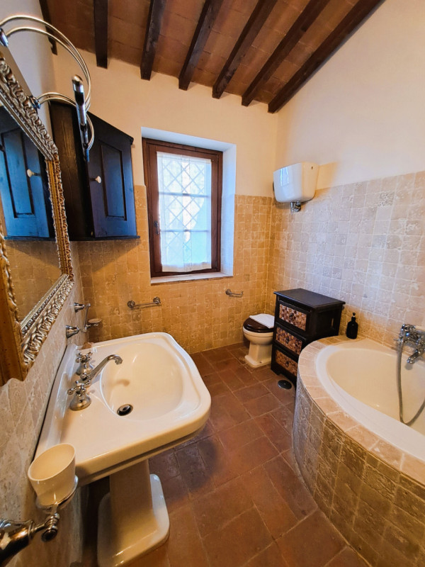 Immagine 15 di Rustico / casale in vendita  a Tuoro Sul Trasimeno