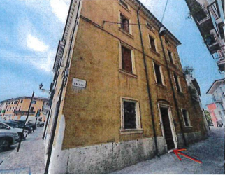 Immagine 2 di Palazzo in vendita  in VICOLO BALDANI 246 a Bussolengo