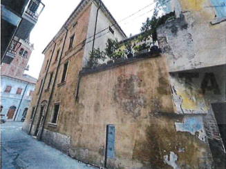 Immagine 3 di Palazzo in vendita  in VICOLO BALDANI 246 a Bussolengo