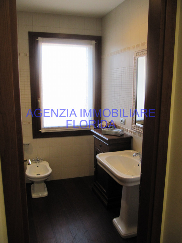 Immagine 5 di Ufficio in affitto  a Camposampiero