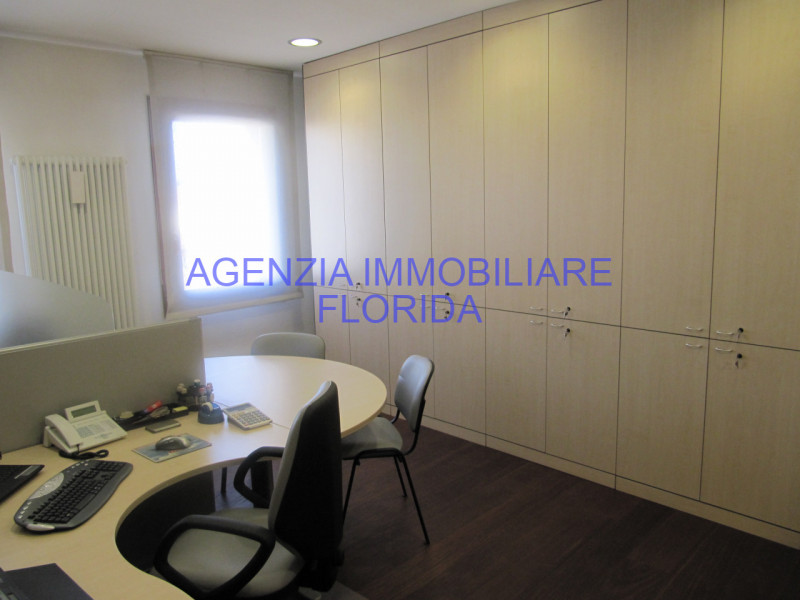 Immagine 7 di Ufficio in affitto  a Camposampiero