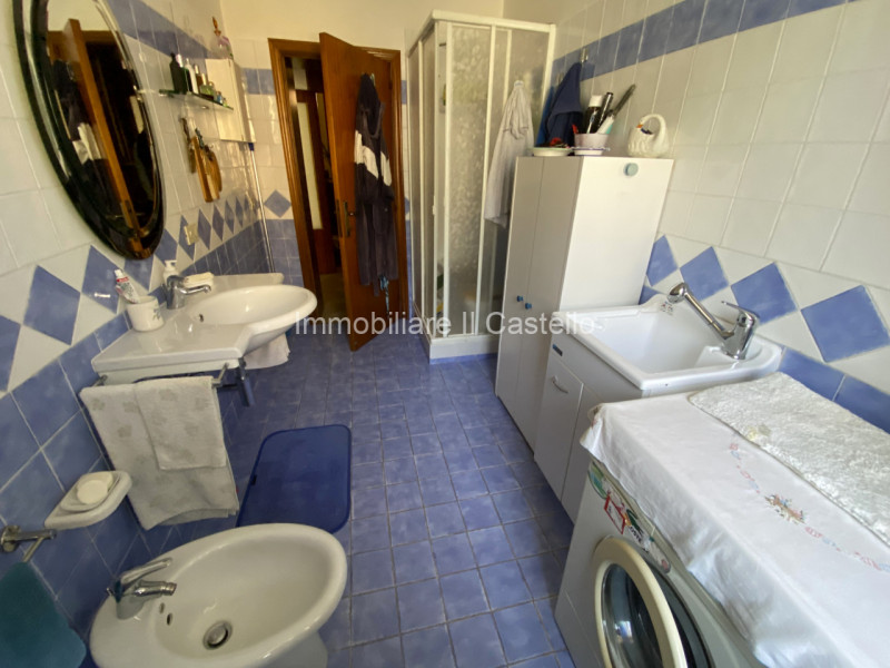 Immagine 17 di Appartamento in vendita  in Via T.C. Fioretti a Castiglione Del Lago