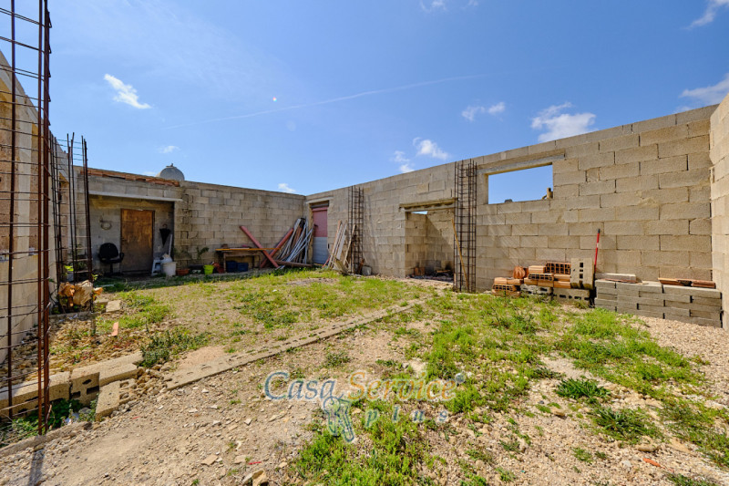 Immagine 30 di Terreno in vendita  in Via Felline a Racale