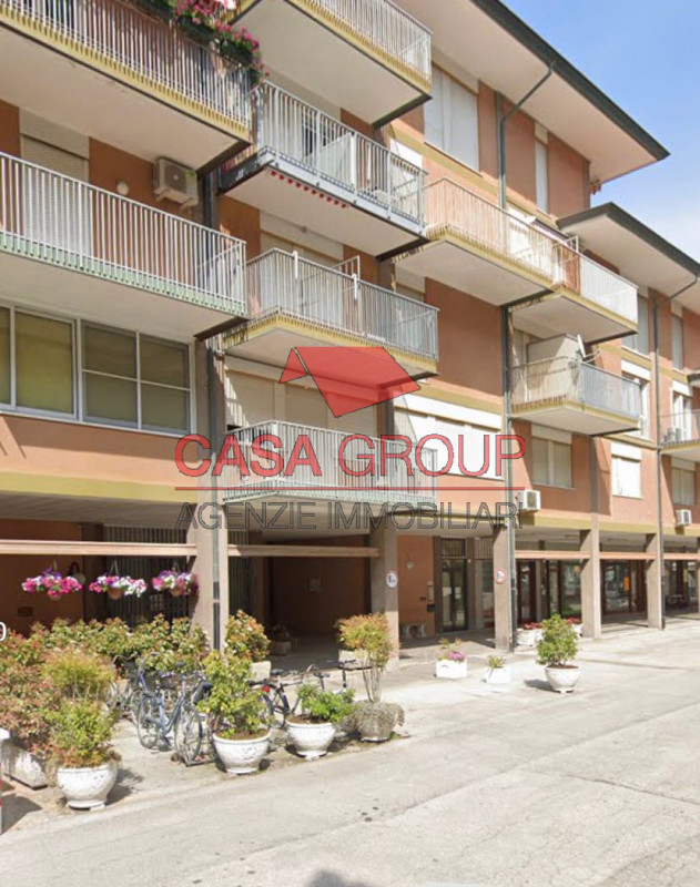 Immagine 1 di Negozio in vendita  in corso pisa 20 a Caorle