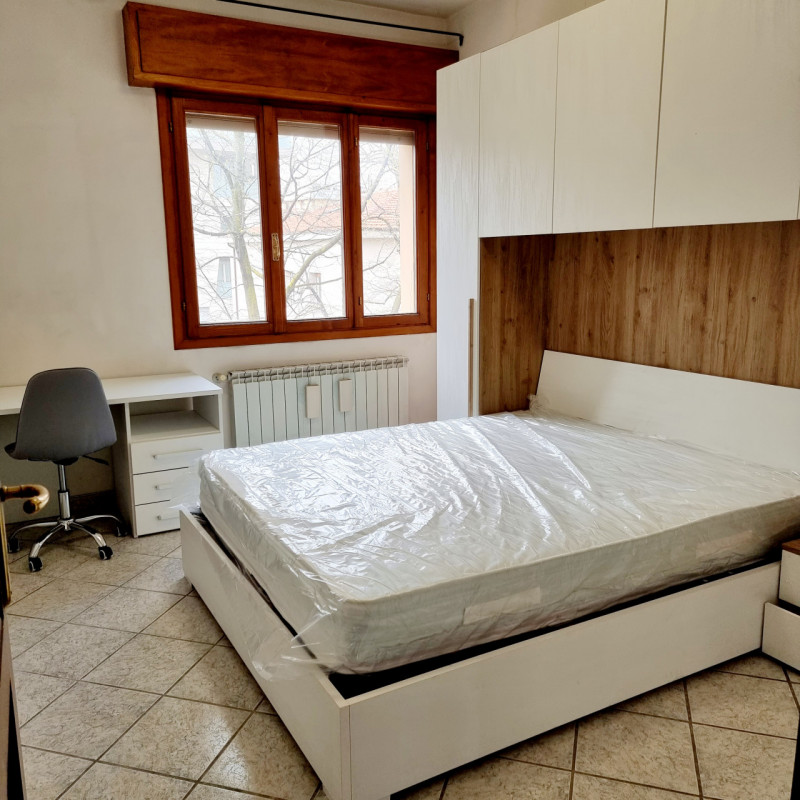 Immagine 2 di Camera in affitto  in VIA GADDI 44 a Modena