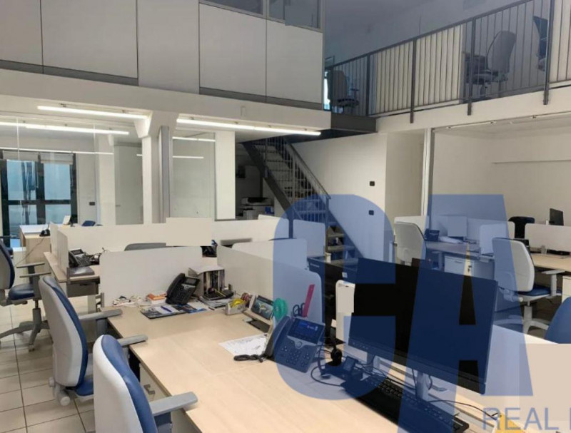 Immagine 3 di Laboratorio in vendita  in VIALE MONZA a Milano