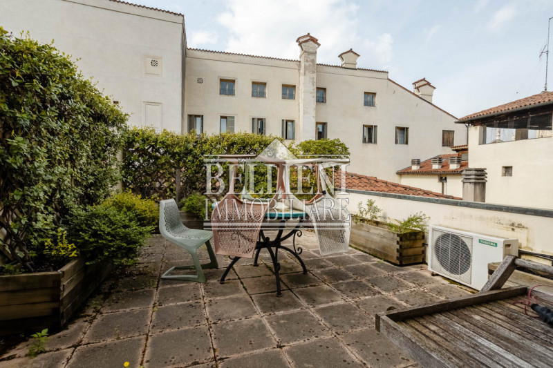 Immagine 2 di Attico in vendita  in Corso Palladio a Vicenza