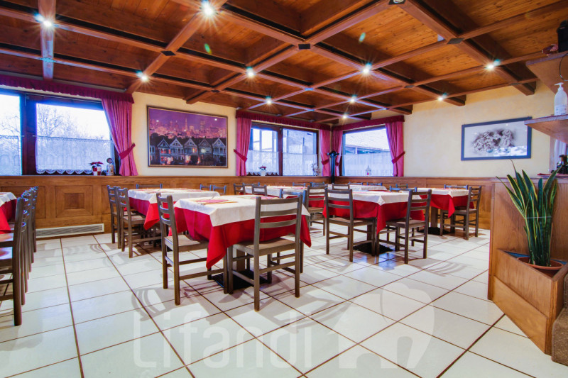 Immagine 1 di Attività commerciale in vendita  in veronza a Ville Di Fiemme