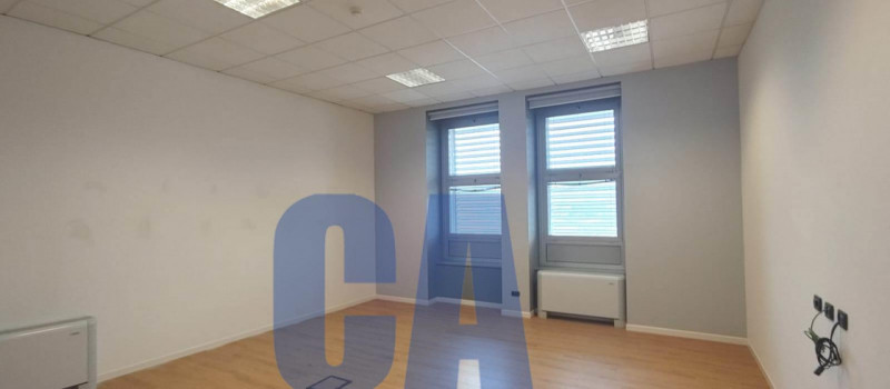 Immagine 17 di Ufficio in affitto  in VIA GROSIO a Milano