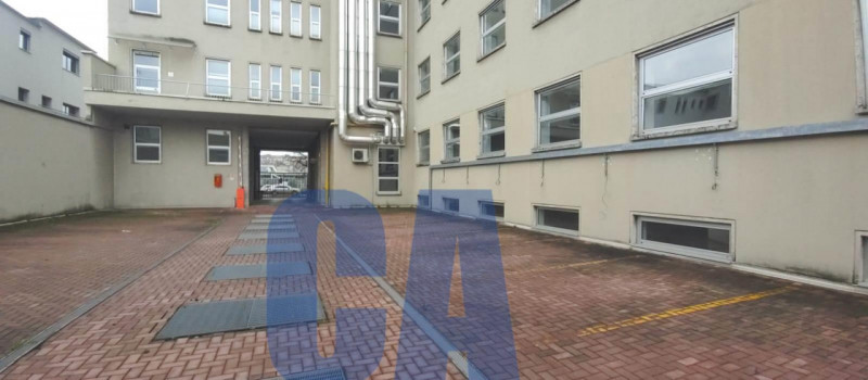 Immagine 21 di Ufficio in affitto  in VIA GROSIO a Milano