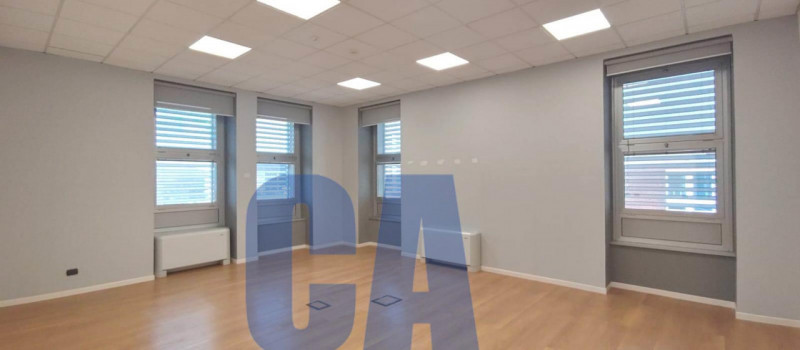 Immagine 8 di Ufficio in affitto  in VIA GROSIO a Milano