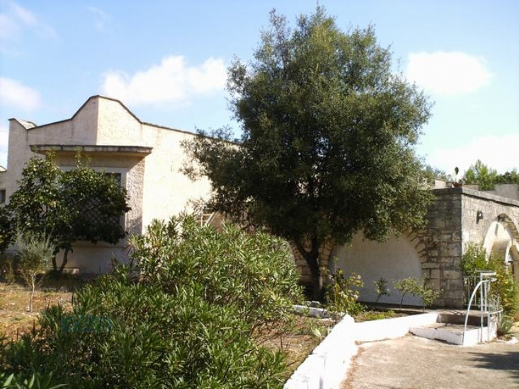 Immagine 3 di Villa in vendita  in Contrada Porcile a Ceglie Messapico
