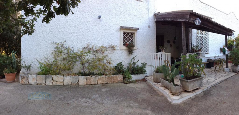 Immagine 25 di Villa in vendita  in Contrada Porcile a Ceglie Messapico