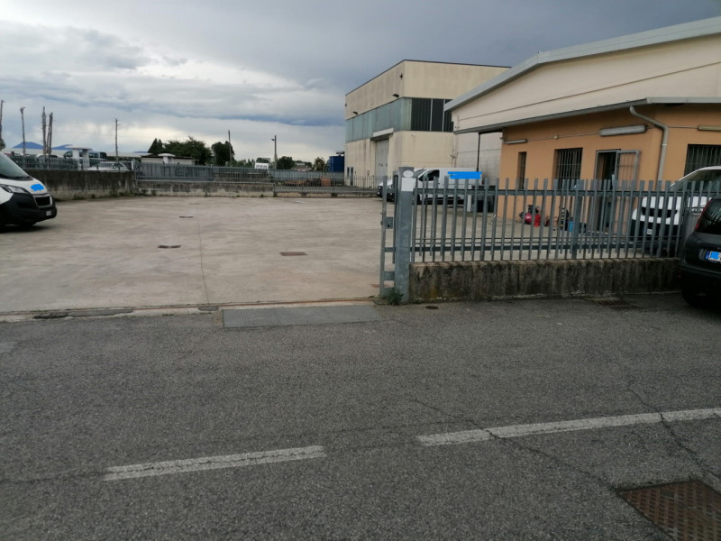Immagine 2 di Capannone industriale in vendita  in Via San Fermo a Rovato