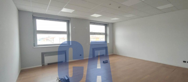 Immagine 19 di Ufficio in affitto  in VIA GROSIO a Milano