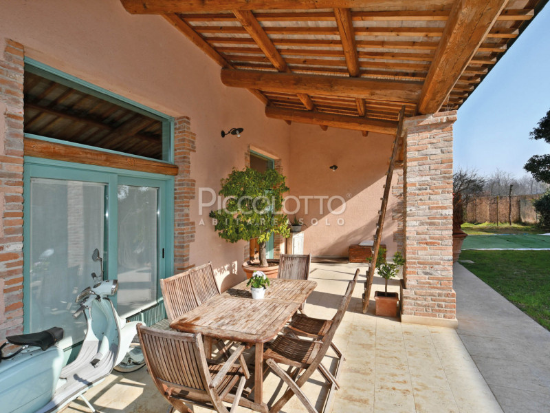 Immagine 2 di Villa in vendita  in via Nosellare a Rossano Veneto