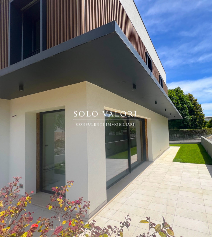 Immagine 2 di Villetta a schiera in vendita  a Castelfranco Veneto