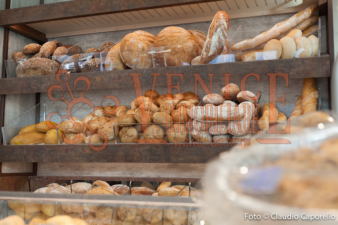 Immagine 3 di Attività commerciale in vendita  a Mira