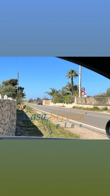 Immagine 12 di Terreno in vendita  in STRADA PROVINCIALE GALLIPOLI-CHIESANUOVA a Gallipoli